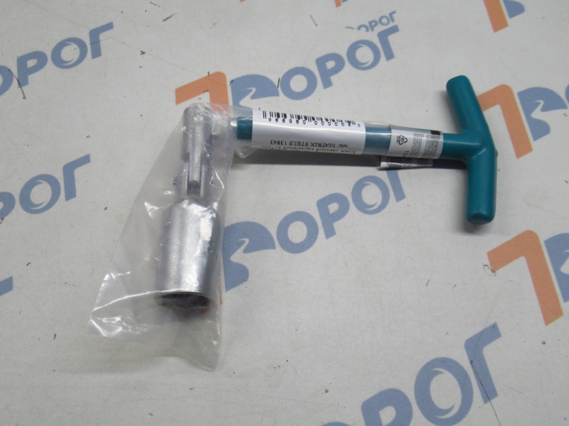 Ключ свечной карданный 21*250 мм MATRIX STELS 13843 
